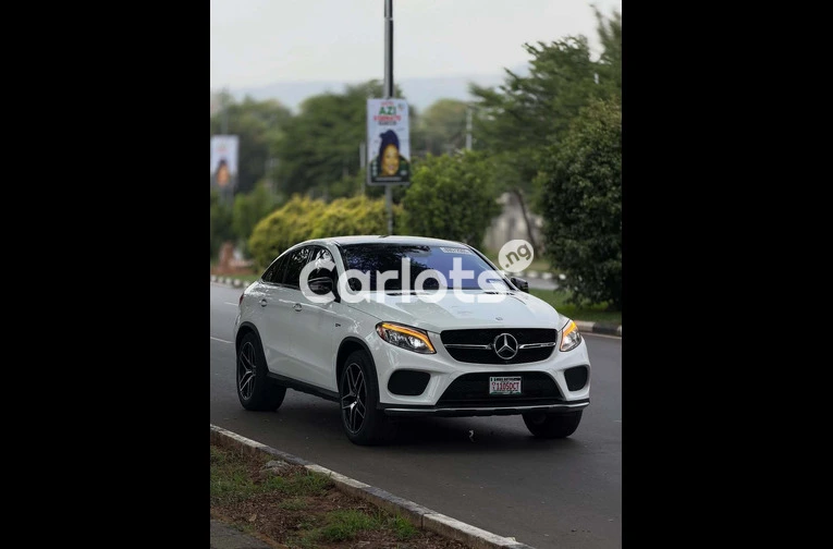 Clean 2017 MERCEDES-BENZ GLE43 COUPE - 3/7