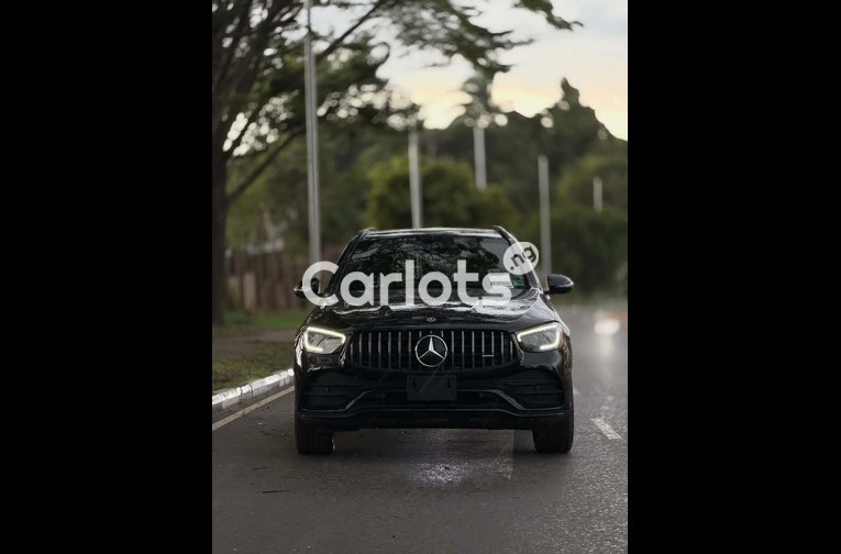 Clean 2021 MERCEDES-BENZ GLC43 AMG - 2/7