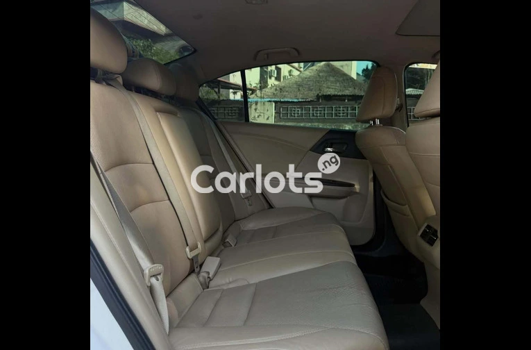 2017 UPGRADED HONDA ACCORD FULL OPTION for sale in Abuja, FCT - thumbnail 5