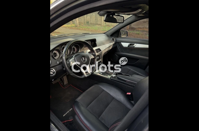 Clean 2013 MERCEDES-BENZ C300 for sale in Asokoro, FCT - photo 4 of 7