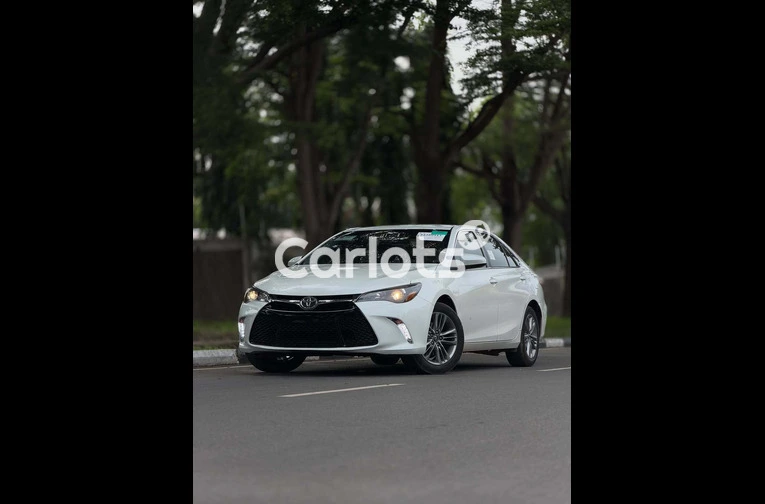 2017 Toyota Camry SE