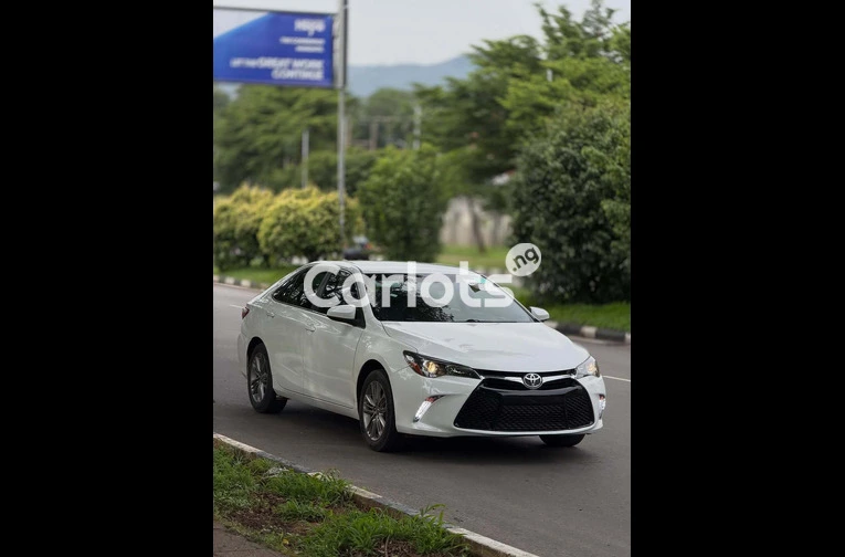 2017 Toyota Camry SE for sale in Asokoro, FCT - thumbnail 3