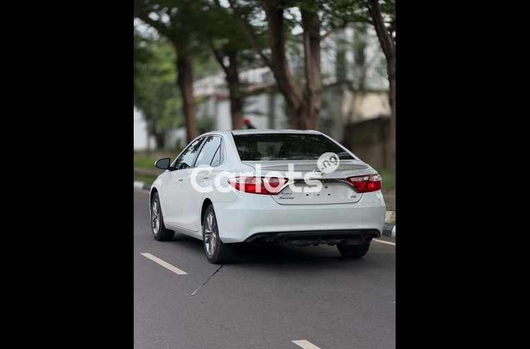 2017 Toyota Camry SE for sale in Asokoro, FCT - thumbnail 7