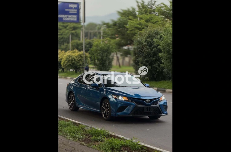 2018 Toyota Camry SE for sale in Asokoro, FCT - photo 3 of 7