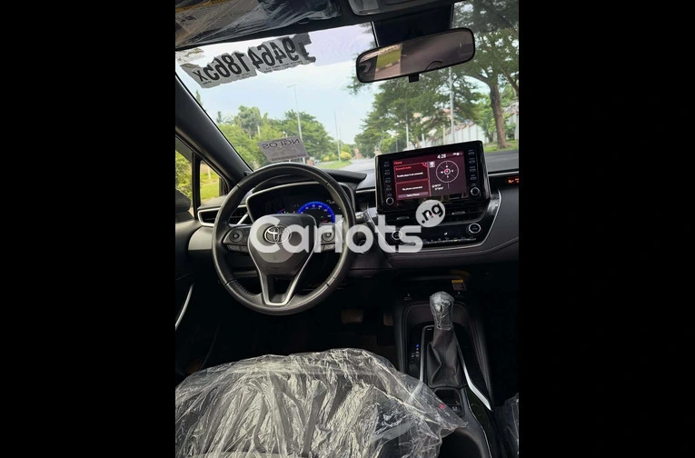 Used 2021 Toyota Corolla XSE Hatchback - 4/7