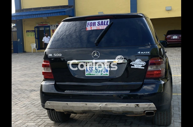 2010 Mercedes Benz ML500 - 3/7