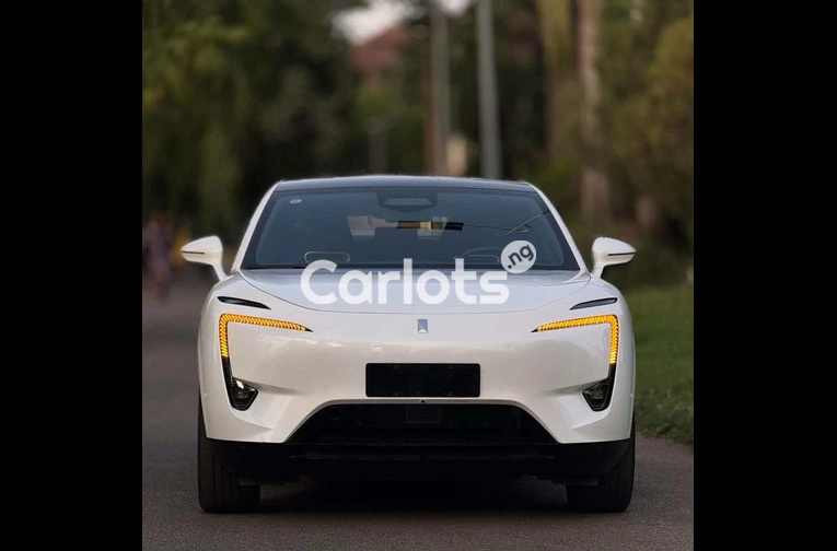 FOREIGN USED 2025 AVATR 11 - 2/7
