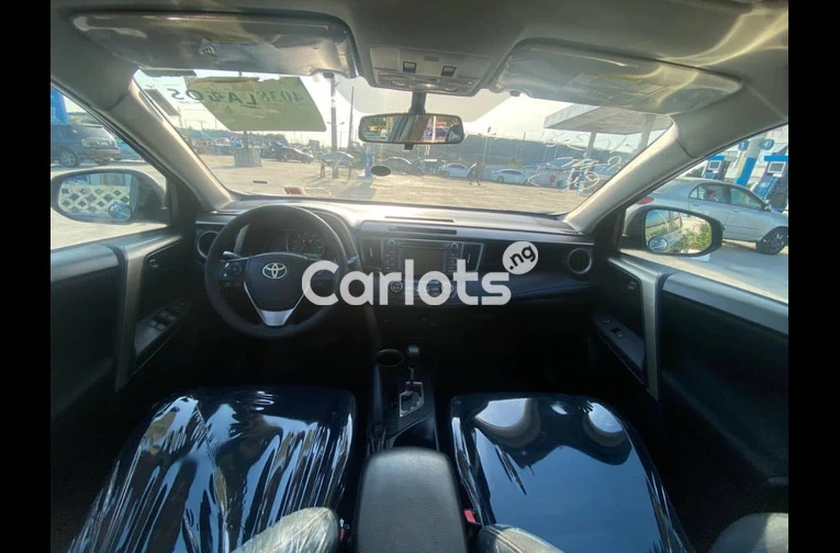 FOREIGN USED 2015 TOYOTA RAV4 XLE - 4/7