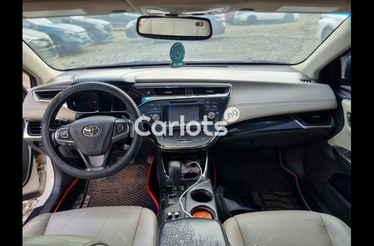 Registered Toyota Avalon XLE 2018 Model - 2/7