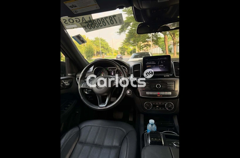 Foreign Used 2018 Mercedes Benz GLE350 for sale in Asokoro, FCT - photo 4 of 7