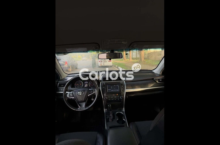 Foreign Used 2017 Toyota Camry SE - 5/7