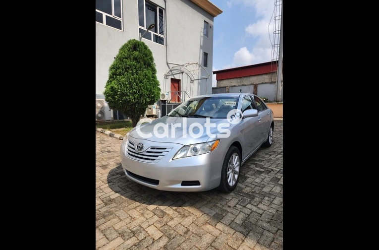 2008 Toyota Camry Tokunbo super clean inside-out for sale in Ilupeju, Lagos - photo 2 of 7