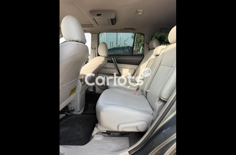 Neatly used 2009 Toyota Highlander for sale in Garki, FCT - thumbnail 4