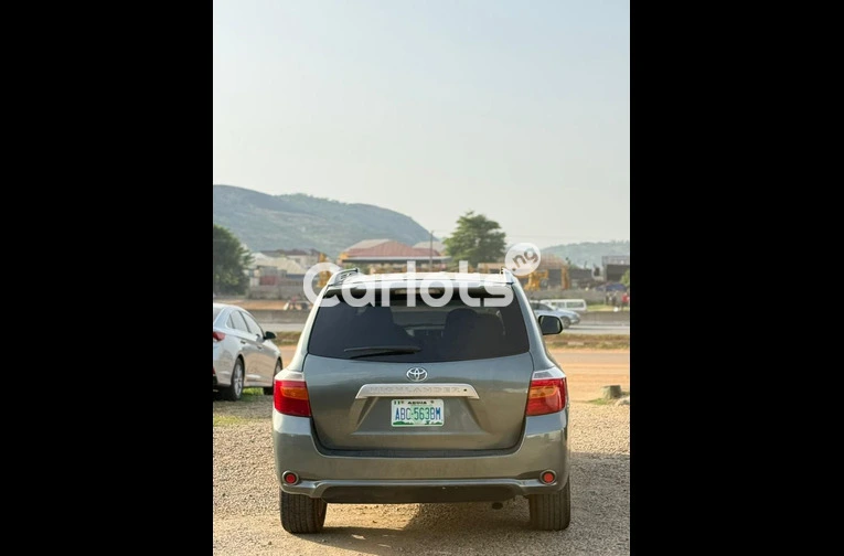 Neatly used 2009 Toyota Highlander - 6/7