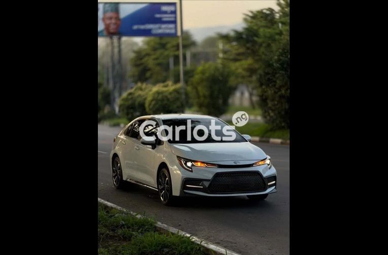 Foreign Used 2019 Toyota Corolla SE for sale in Asokoro, FCT - thumbnail 3
