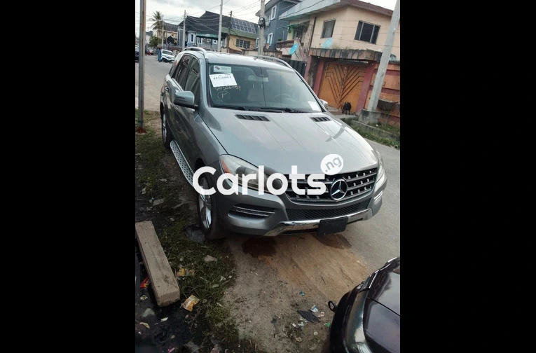 Tokunbo 2013 Mercedes benz CLK63 AMG