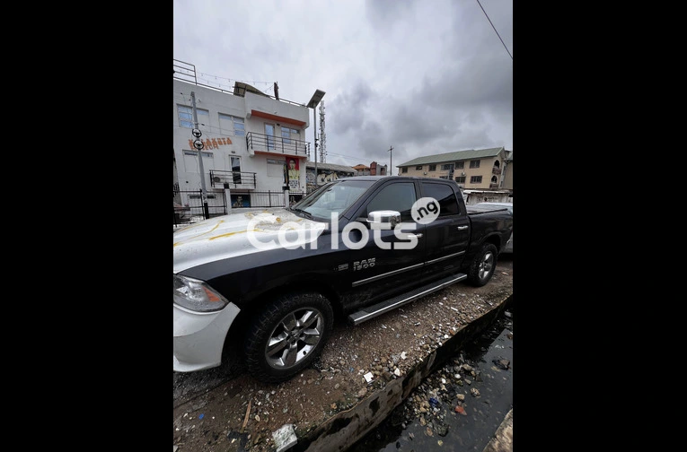 2015 Ram 1500 Crew Cab Automatic – Nigerian Used for sale in Ikeja