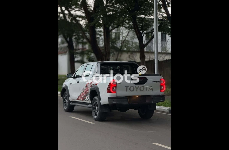 2025 Toyota Hilux SR5 Adventure - 7/7