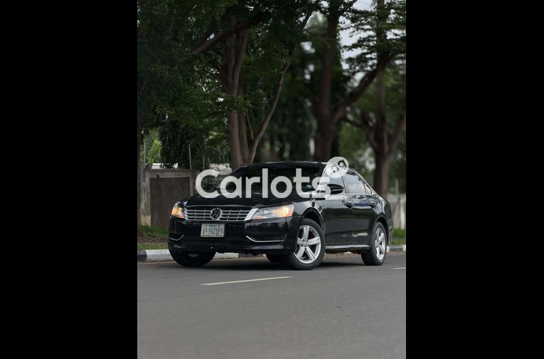 2012 Volkswagen Passat SE