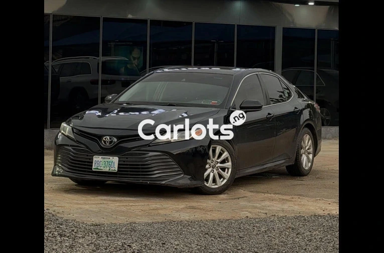 2018 TOYOTA CAMRY LE - 1/7