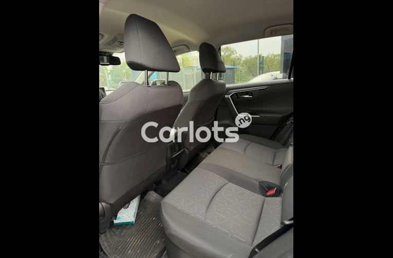 2021 TOYOTA RAV4 HYBRID - 4/7