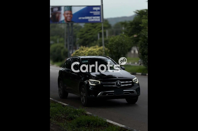 Foreign Used 2020 Mercedes-Benz GLC300 for sale in Asokoro, FCT - photo 3 of 7