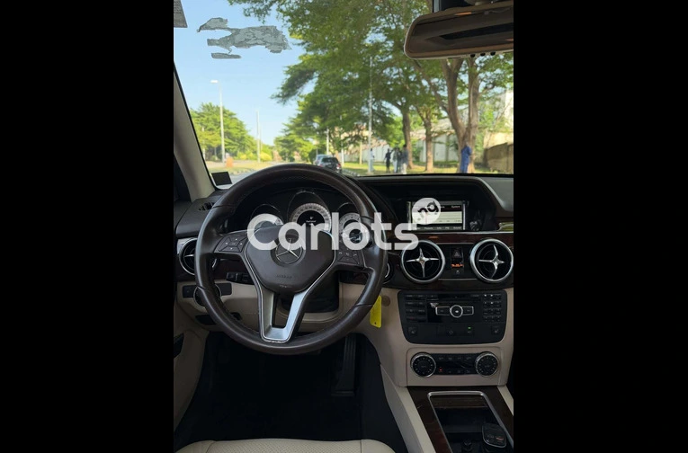 2015 Mercedes-Benz GLK350 for sale in Asokoro, FCT - photo 4 of 7