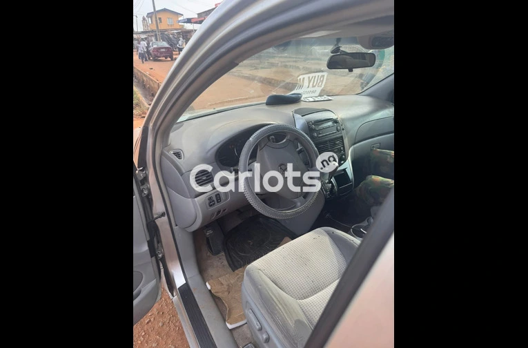 2008 Toyota sienna, foreign used clean condition for sale in Ibeju, Lagos - photo 2 of 7