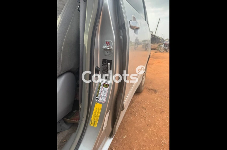 2008 Toyota sienna, foreign used clean condition for sale in Ibeju, Lagos - photo 7 of 7