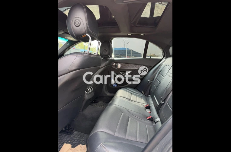 Extremely Clean 2015 Mercedes-Benz C300 - 2/7