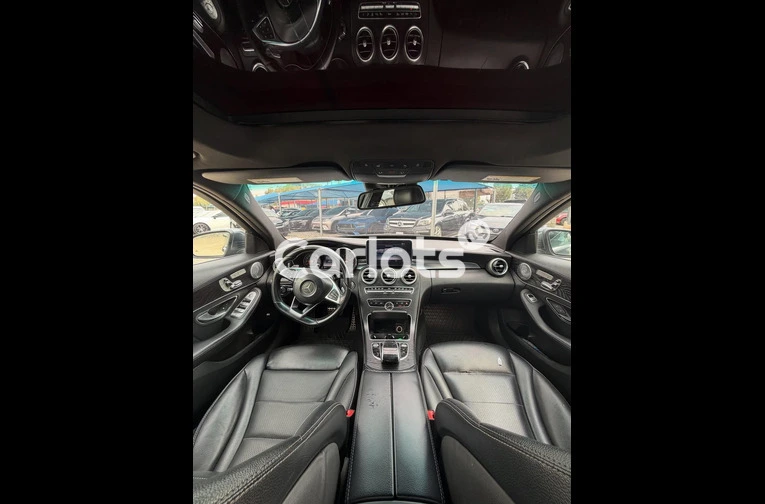 Extremely Clean 2015 Mercedes-Benz C300 - 3/7