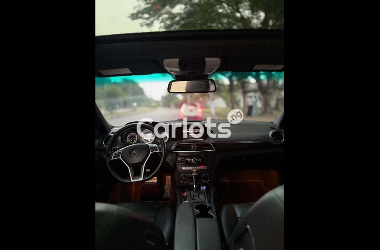 2013 Mercedes Benz C300 for sale in Asokoro, FCT - photo 5 of 7