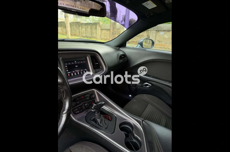 Foreign Used 2020 Dodge Challenger for sale in Asokoro, FCT - thumbnail 5