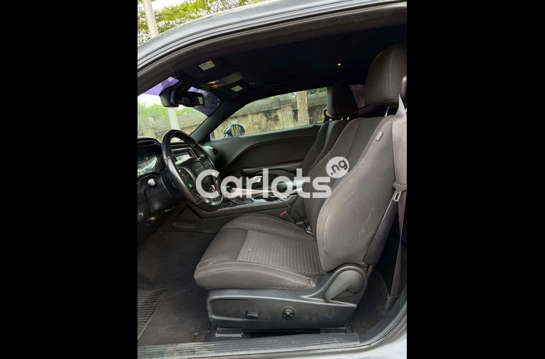 Foreign Used 2020 Dodge Challenger for sale in Asokoro, FCT - thumbnail 6