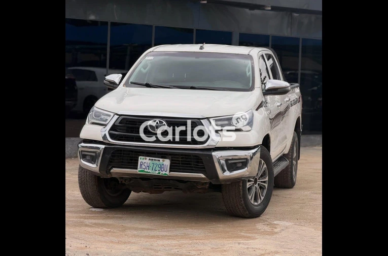 2021 TOYOTA HILLUX V4 for sale in Garki, FCT - thumbnail 6