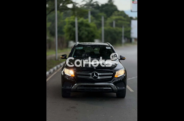 2016 Mercedes-Benz GLC300 - 2/7