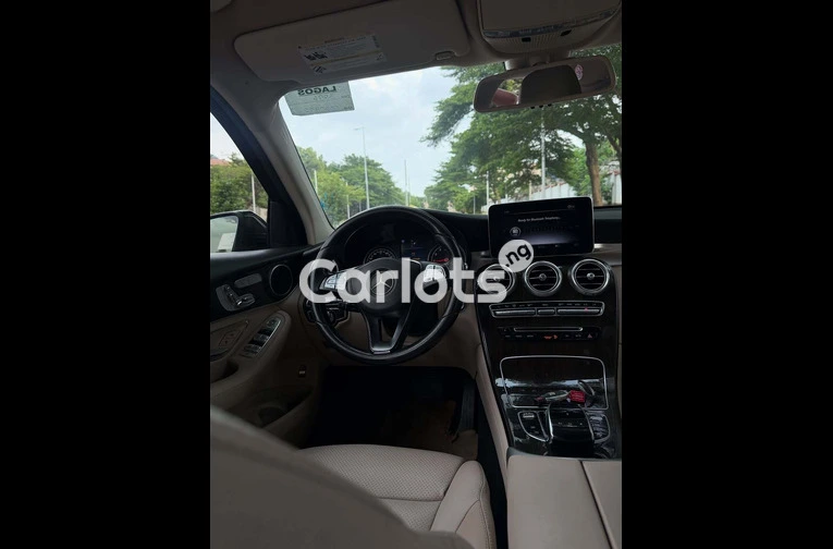 2016 Mercedes-Benz GLC300 - 4/7