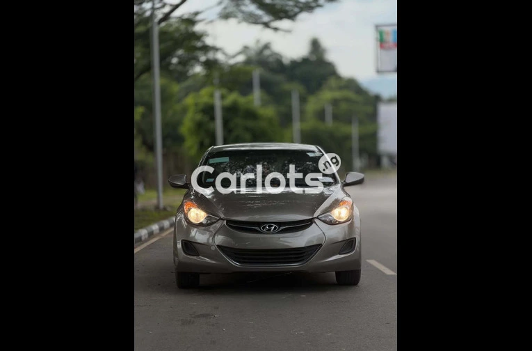 2013 Hyundai Elantra - 2/7