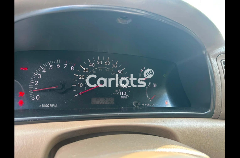 2006 TOYOTA COROLLA LE - 2/7