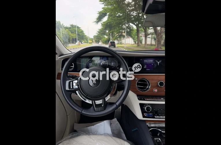 2024 Rolls-Royce Spectre - 4/7