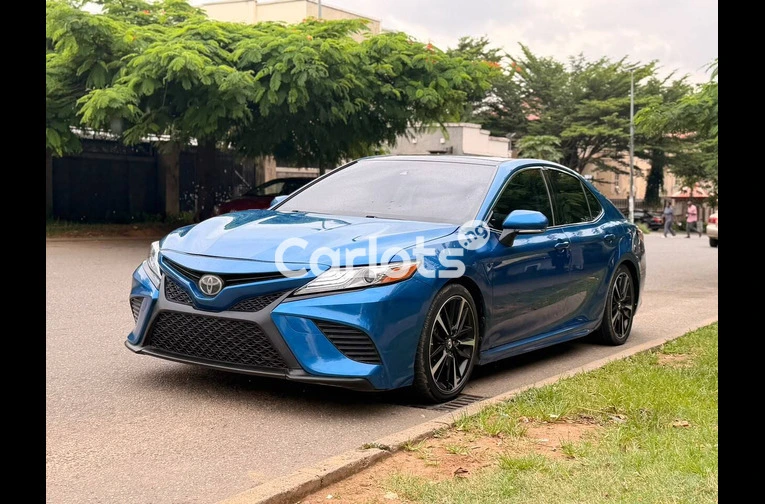 2020 TOYOTA CAMRY XSE - 1/7