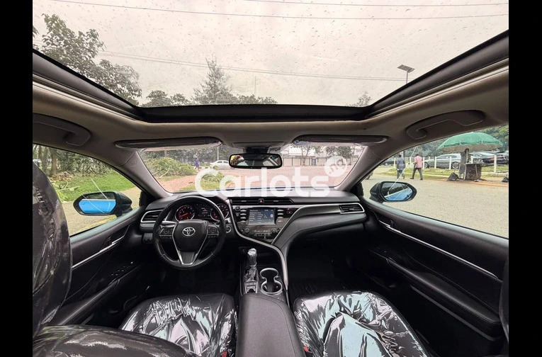 2020 TOYOTA CAMRY XSE - 4/7