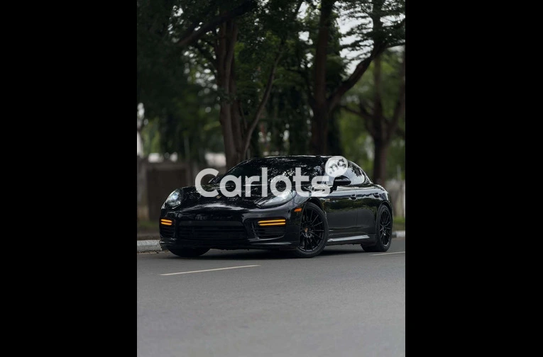 2016 Porsche Panamera GTS