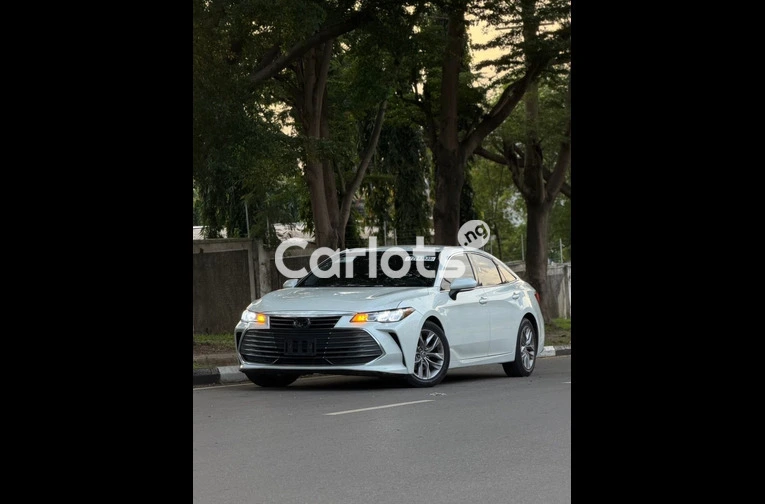 2019 Toyota Avalon XLE