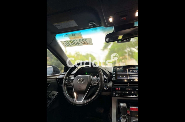 2019 Toyota Avalon XLE - 4/7