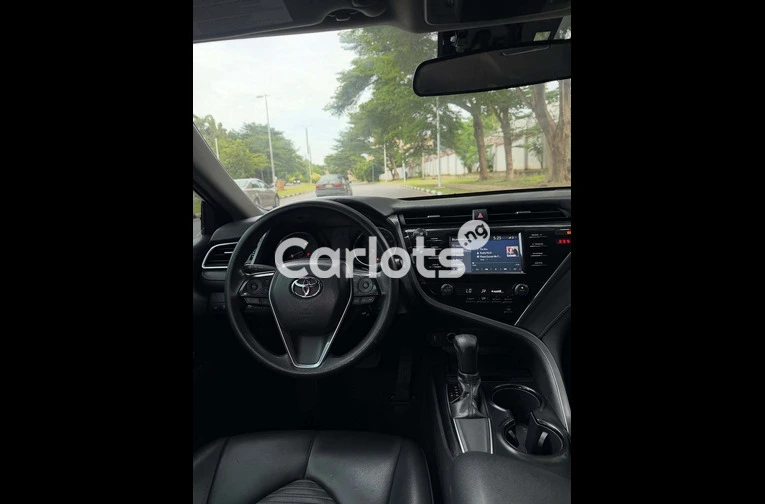 Foreign Used 2018 Toyota Camry SE - 4/7