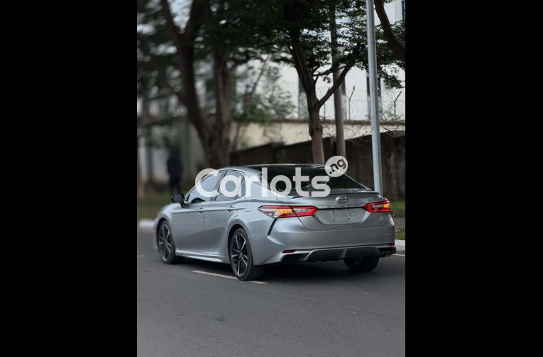 Foreign Used 2018 Toyota Camry SE - 7/7