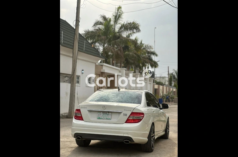 2010 MERCEDES BENZ C300 - 3/7