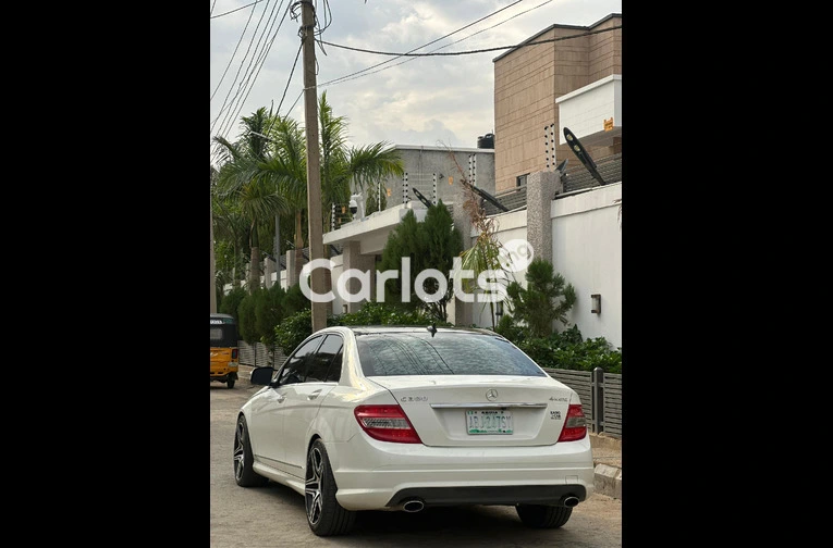 2010 MERCEDES BENZ C300 - 4/7
