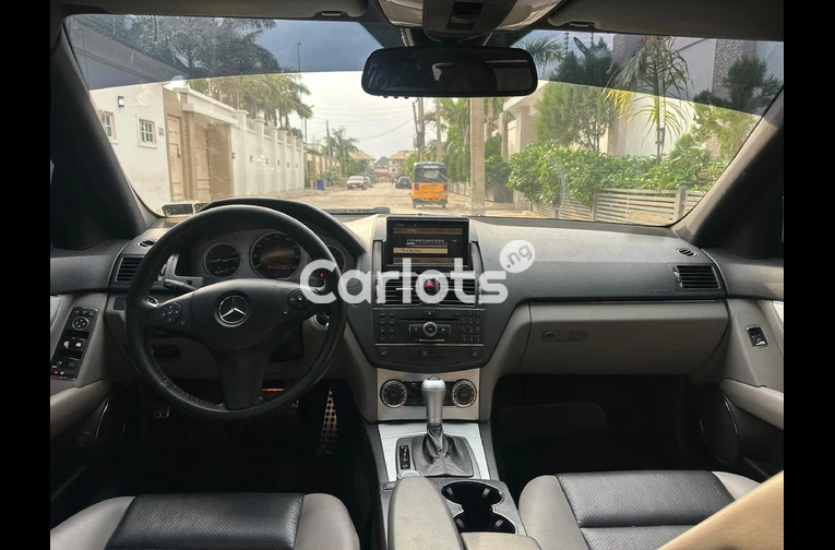 2010 MERCEDES BENZ C300 - 5/7